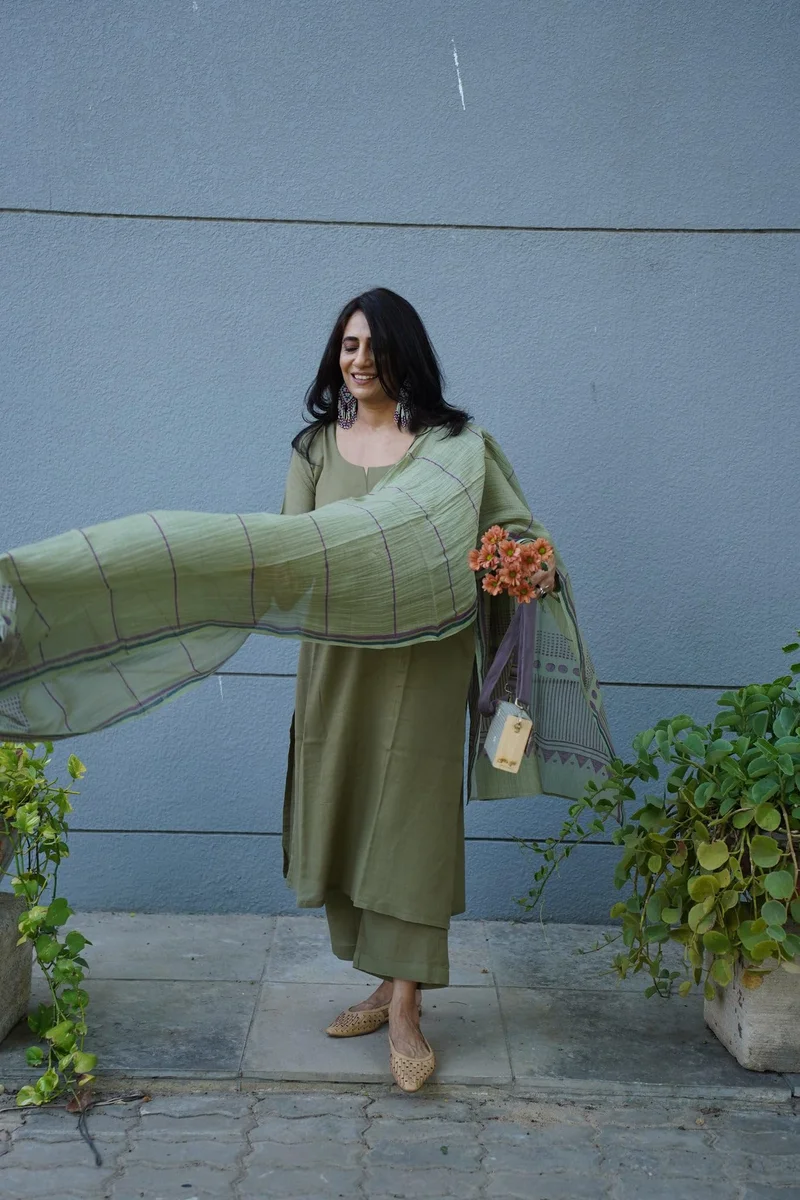 GoSriKi Green GoSriKi Women's Rayon Blend Straight Solid Kurta with Pant & Dupatta (Raja Saab Green-GS_4XL_Green_XXXX-Large) for Women | Best Price UAE